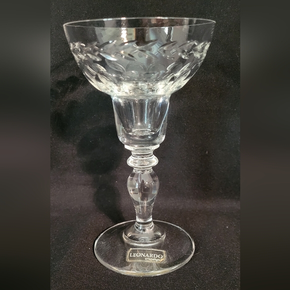 Clear Crystal Wine Glass - Picture 1 of 3